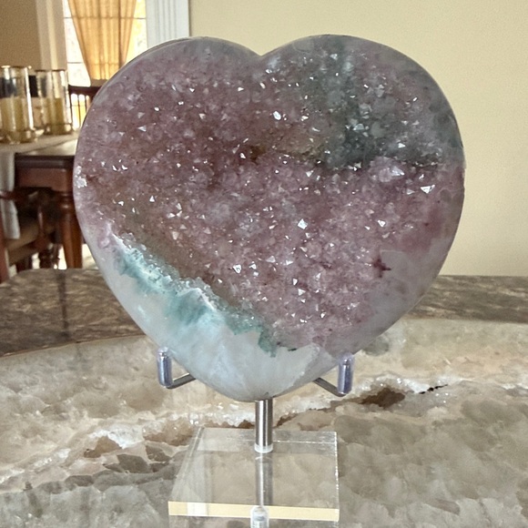 Heart-Shaped Crystal Geode Decor - Picture 5 of 7